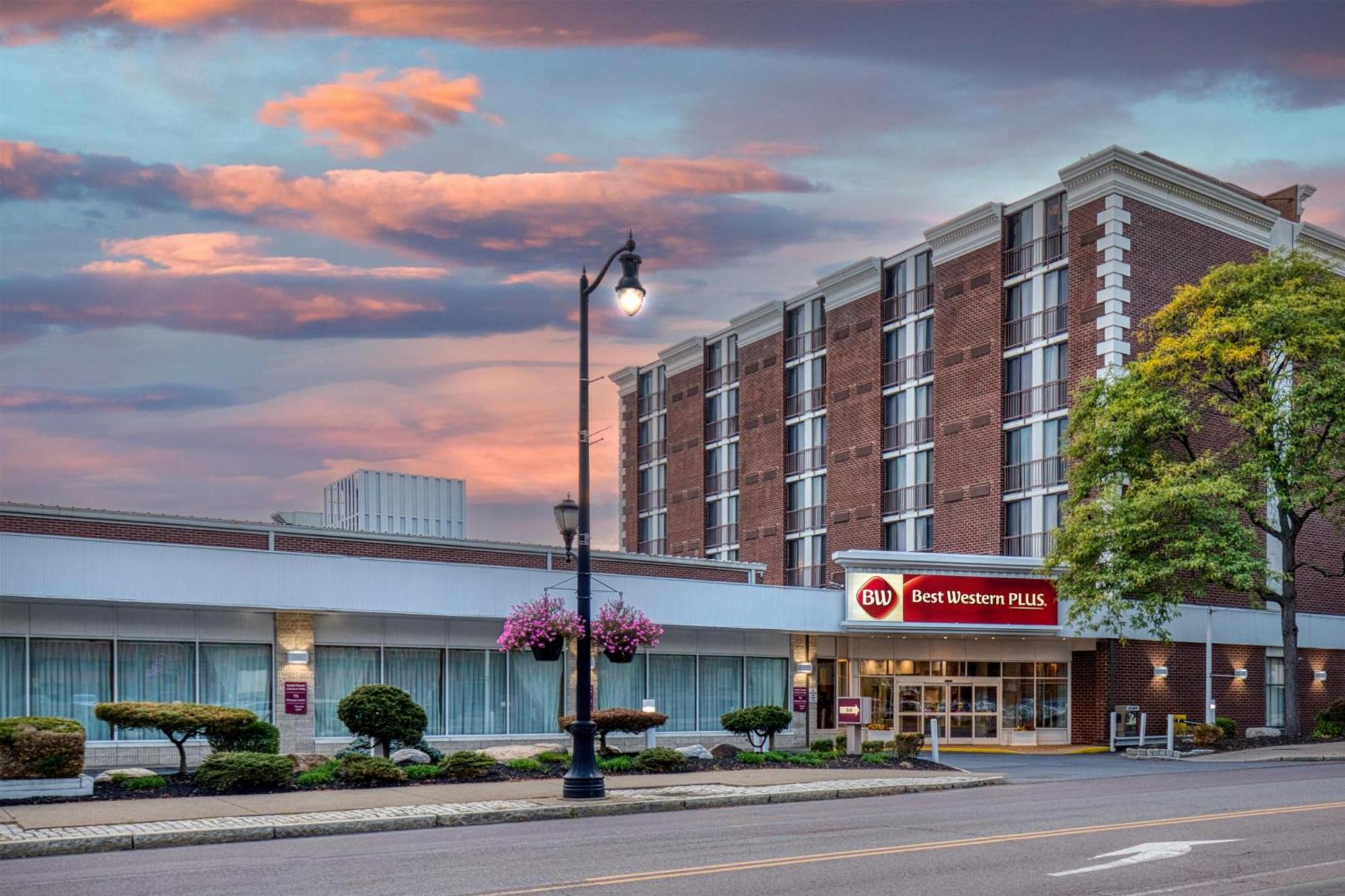 Where to Stay Near Mohegan Sun: 5 Hotels Worth Booking