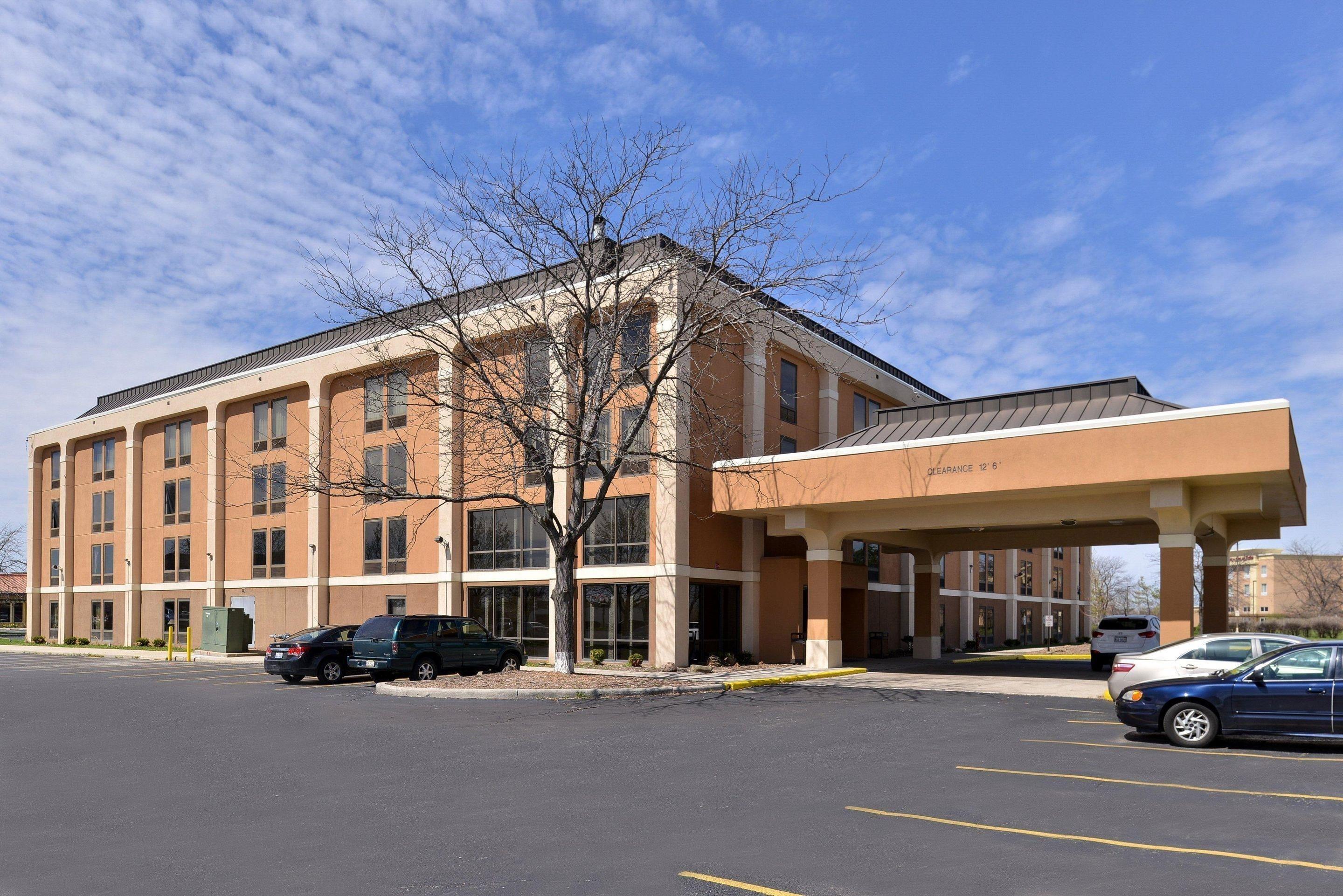 Where to Stay Near Lake Michigan: 14 Best Quality Inn Hotels