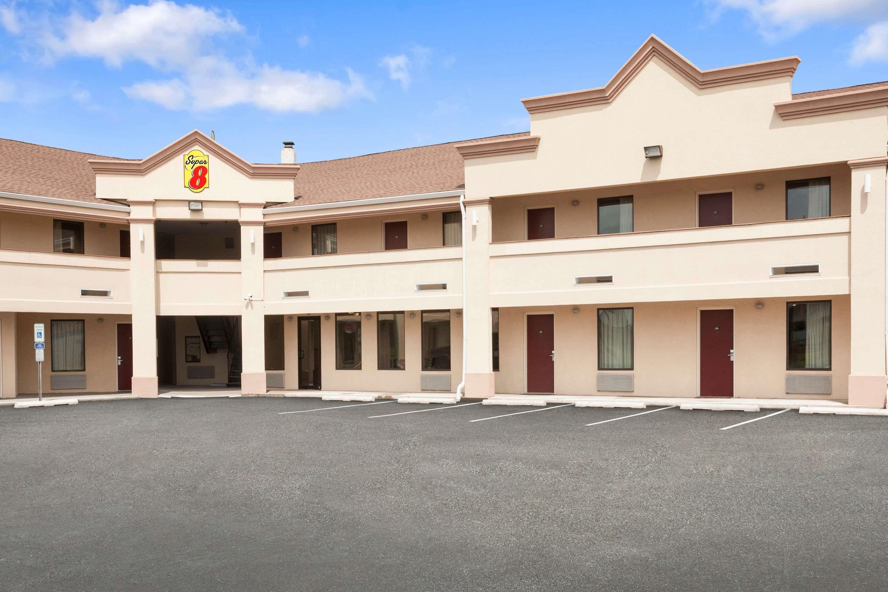 6 Super 8 by Wyndham Hotels in New York Metro That Deliver Real Value