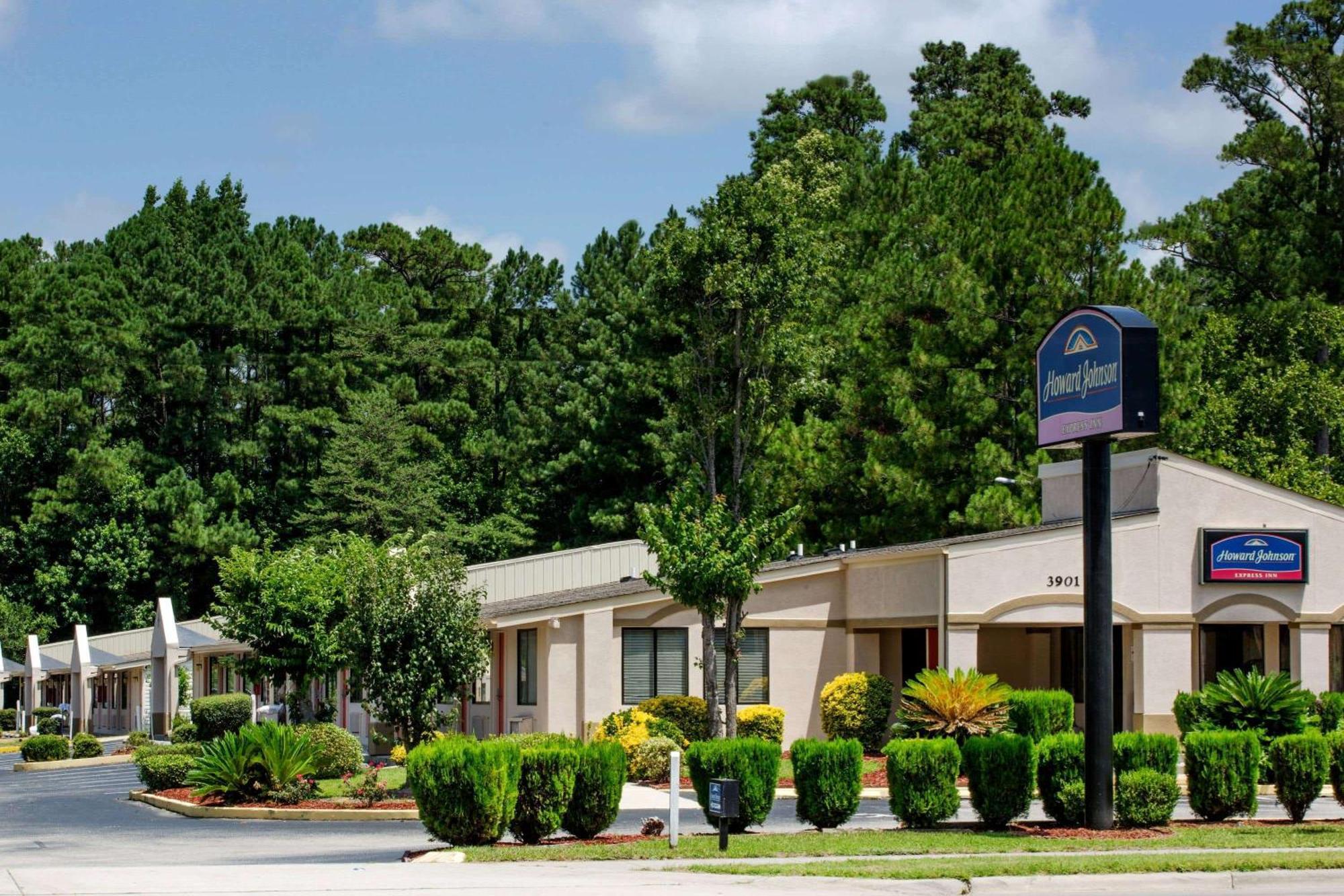 Where to Stay Near Flytrap Downs: 6 Airport Hotels in Wilmington