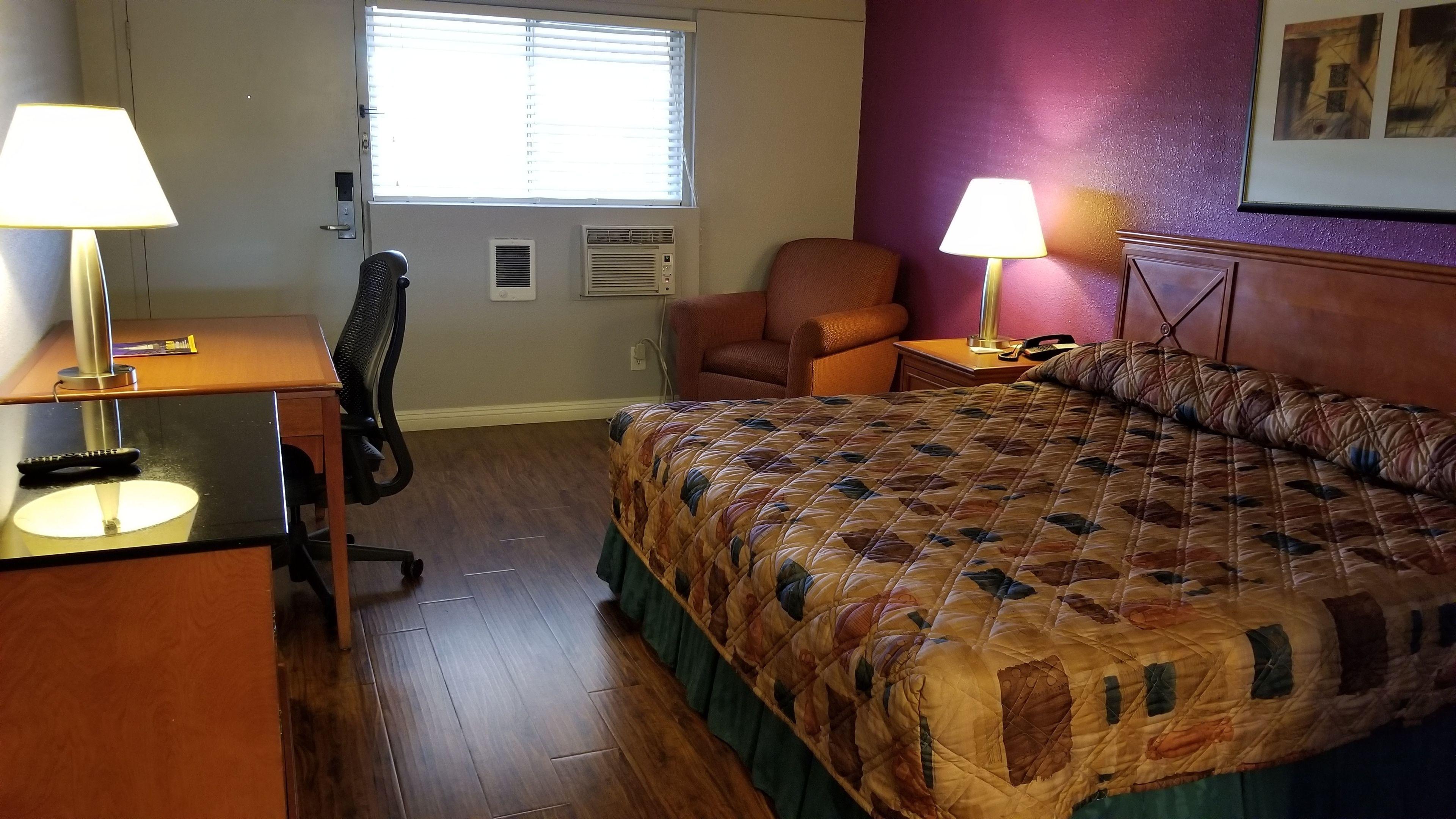 4 Leisure Hotels Near Rosemount Museum Worth Booking