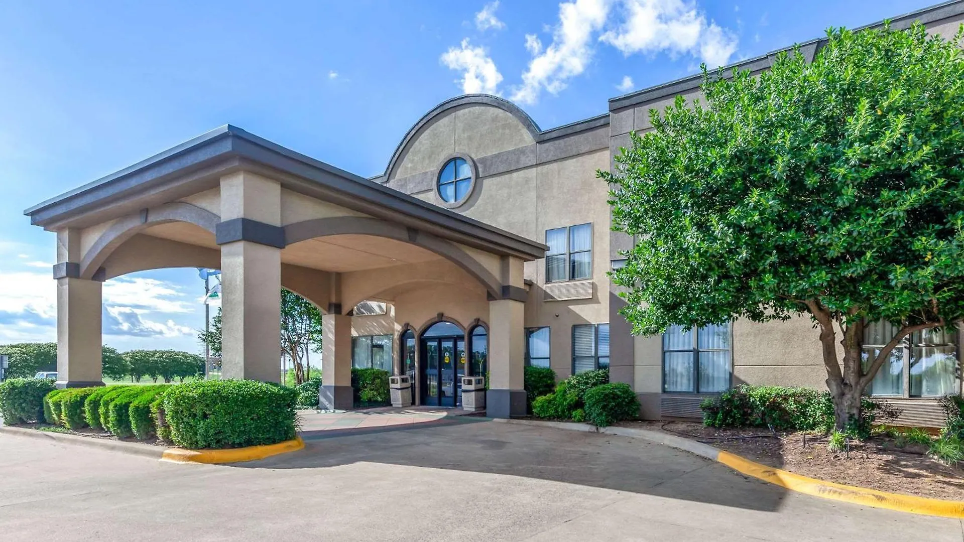 Staying in Texoma: 4 Leisure Hotels Compared