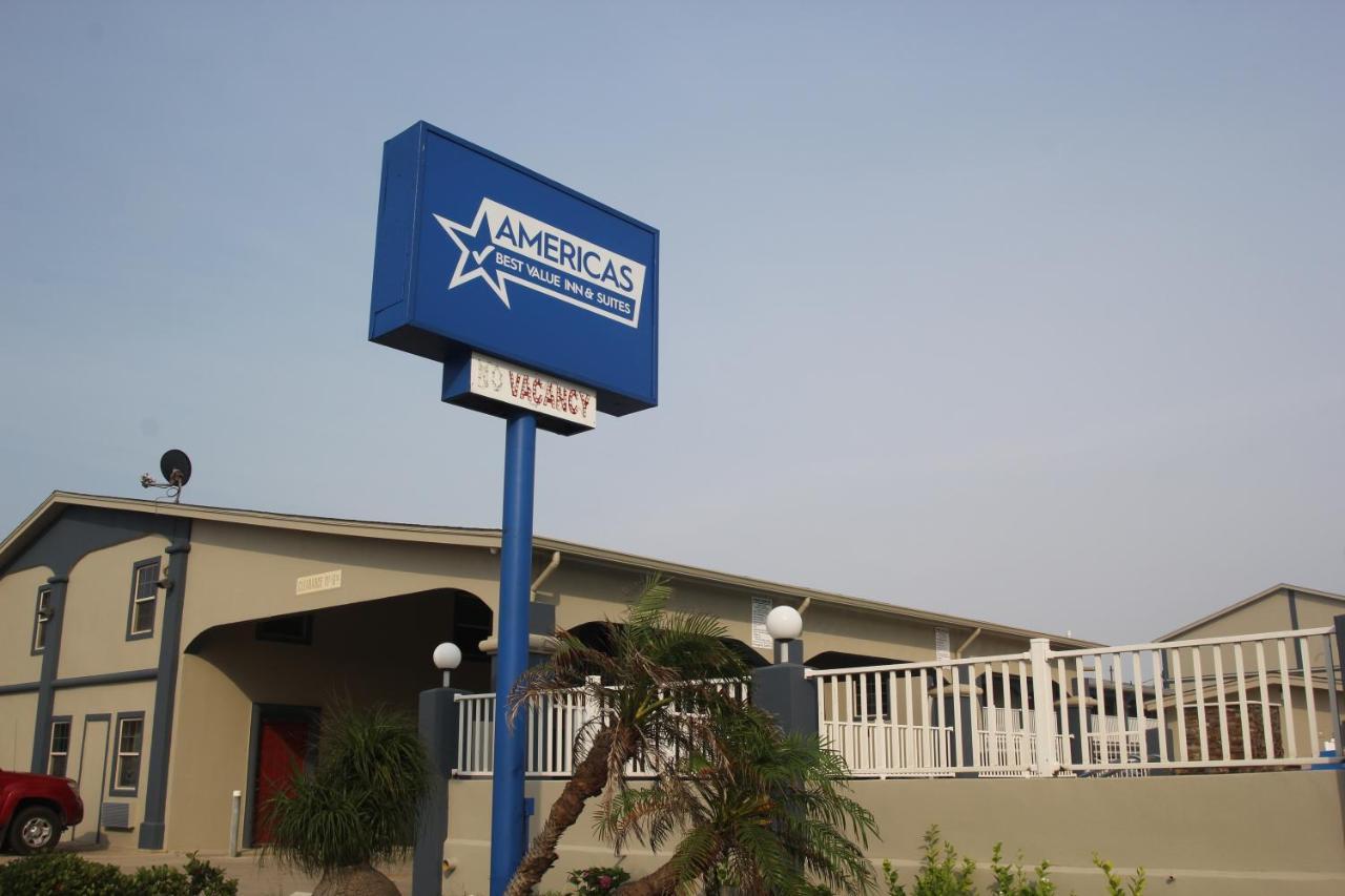 Staying Near Padre Island: 6 Budget Hotels Compared